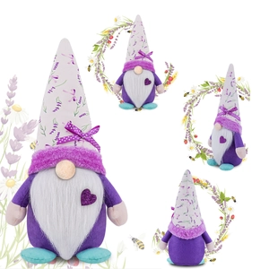 Vues détaillées d'un gnome lavande avec chapeau violet, barbe blanche et paillettes cœur