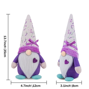 Gnome lavande avec cœur violet et ruban affichant les dimensions de 35cm de hauteur