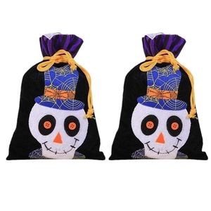 Set di 2 sacchetti di velluto per Halloween con teschi e dettagli a righe viola