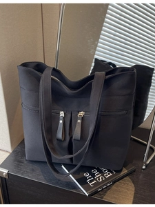 Borsa tote minimalista in tela nera con grande capacità e doppie tasche con cerniera