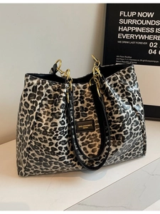 Stylish large capacity leopard print tote bag with gold chain and black leather handles