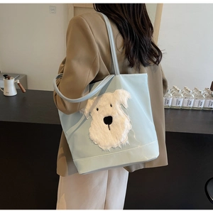 Grand sac fourre-tout bleu clair avec patch de chien en peluche 3D au style urbain