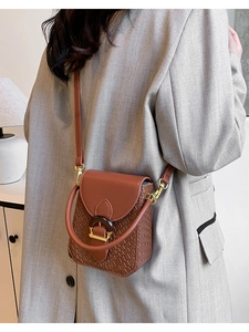 Women Vintage Woven PU Leather Mobile Phone Bag Small Square Crossbody Bag With Wood Grain Buckle Fashion Shoulder Handbag
