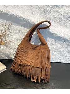 Braune Bohemian Hobo-Schultertasche aus Wildleder mit langen Fransen und viel Stauraum