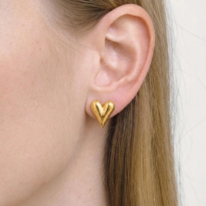 Minimalist Heart Stud Earrings Stainless Steel 18K Gold Plated Hypoallergenic Waterproof Polished Jewelry For Women