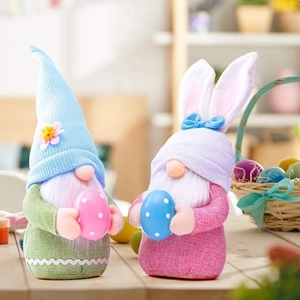 Décoration Gnomes de Pâques Peluche Tricotée Oreilles de Lapin Gnome Tenant un Œuf Poupée Sans Visage Rudolph pour Décoration de Table Cadeau