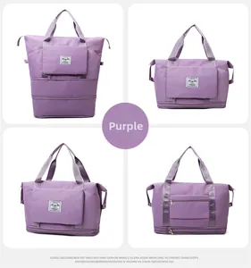 Vue détaillée du sac de voyage violet montrant le fond extensible et la poche zippée