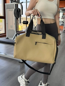 Bolsa de deporte caqui de gran capacidad con compartimento separado para viajes