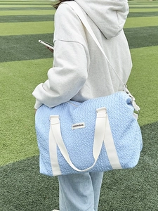Lightweight Nylon Travel Bag Large Capacity Waterproof Gym Duffel Bag With Bubble Texture Shoulder Strap Trolley Sleeve