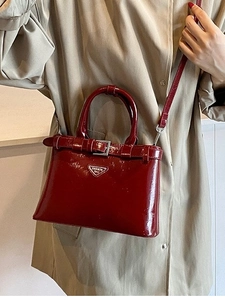 Sac Bandoulière Tendance Femme en Cuir PU Brillant Petit Sac Carré Logo Triangle Poignée Supérieure Sac à Main Mode