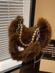 Sac Croissant pour Femme en Fausse Fourrure Avec Bandoulière Chaîne en Métal et Künstliche Perles Sac à Main en Peluche Automne Hiver