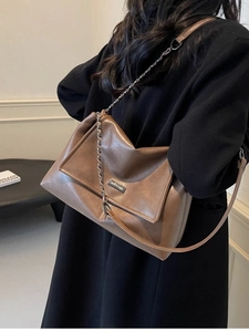 Damen Retro Schultertasche Mit Großer Kapazität Vintage PU Leder Tote Bag Mit Metall Kettenriemen Buchstaben Logo Pendler Handtasche