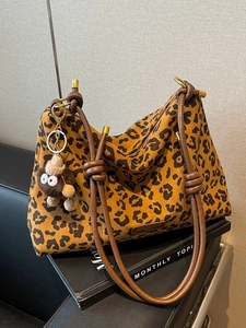 Women's Vintage Leopard Print High Capacity Tote Bag Suede Shoulder Bag With Knotted Strap And Plush Pendant Casual Hobo Bag