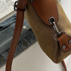 Sac fourre-tout tendance en toile et cuir avec anneaux et bandoulière