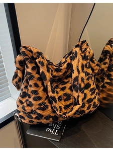 Sac cabas matelassé à imprimé léopard avec bandoulière à nœud pour le quotidien