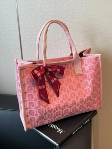 Pink bridal tote bag with red Xi characters and silk ribbon for wedding gifts