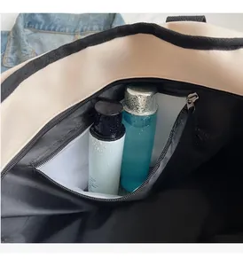 Detail of internal dry-wet separation pocket with transparent waterproof layer