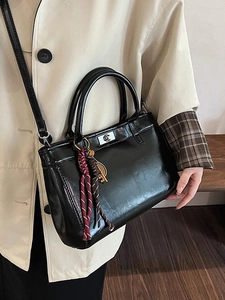 Sac Bandoulière Vintage en Cuir PU Pour Femmes Grande Capacité Sac à Main Style Kelly Avec Pendentif Tissé Serrure en Métal Sac à Épaule Rétro