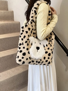 Sac fourre-tout en peluche d'hiver à pois dalmatiens avec écusson de chien