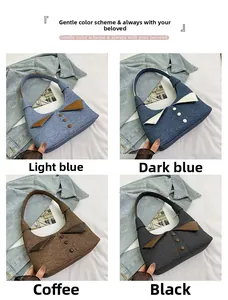 Collage de sacs sous les aisselles texturés en bleu clair, bleu foncé, café et noir