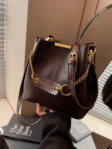Women Retro PU Leather Bucket Bag Minimalist Crossbody Shoulder Bag With Gold Chain Decorative Stitching Fashion Daily Messenger Bag