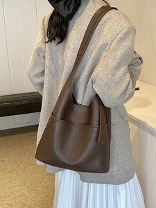 Minimalist dark brown leather hobo shoulder bag with large capacity for women