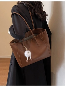 Large Capacity PU Leather Tote Bag For Women Minimalist Fashion Commuter Shoulder Bag With Cute Plush Charm Decoration