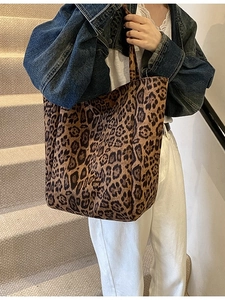 Sac Fourre-tout Imprimé Léopard pour Femmes Grande Capacité Nylon Décontracté Sac à Épaule Mode Quotidien