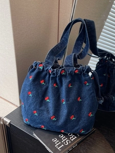Women Vintage Denim Bucket Bag With Red Cherry Embroidery Large Capacity Drawstring Shoulder Bag Casual Fashion Handbag Gift
