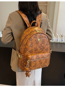 Damen Mode Kunstleder Rucksack Mit Teddybär-Druck Goldene Nieten Große Kapazität Schultasche Für Reisen Alltag