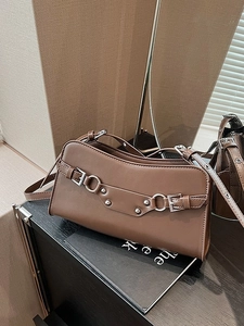 Women PU Leather Baguette Bag Retro Moto Shoulder Crossbody Bag With Rivets Metal Buckles Small Pillow Purse Daily Handbag