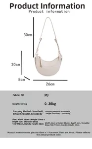 Dettagli dimensionali della borsa a mezzaluna beige, larghezza 26cm e trama a litchi