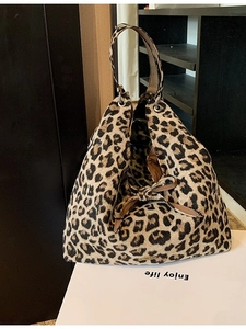 Leopard-Schultertasche mit Schleifendetail für Herbst und Winter Mode Kollektion
