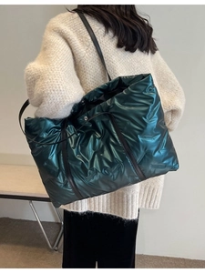 Damen Große Kapazität Gesteppte Puffer Tragetasche Metallisch Glänzend Schultertasche Leichte Mode Gepolsterte Handtasche Casual Winter