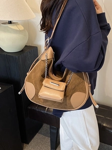 Retro Schultertasche aus braunem Wildleder-Imitat mit Silberkette und verstellbarem Gurt