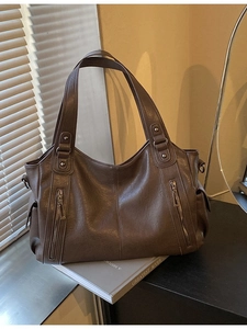 Braune Vintage-Leder-Einkaufstasche mit Doppelreißverschlüssen und Seitentaschen