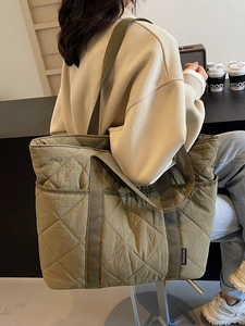 Sac fourre-tout matelassé vert olive de grande capacité avec motif classique à carreaux