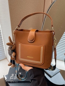 Women Fashion PU Leather Bucket Bag With Rabbit Charm Ethnic Wide Strap Retro Rivet Crossbody Bag Handbag For Daily Commute
