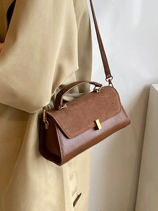 Sac à main carré marron rétro français avec boucle en métal et bandoulière pour le quotidien