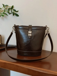 Vintage Women PU Leather Bucket Shoulder Bag With Silver Metal Lock Fashion Leopard Print Crossbody Bag For Casual Commute