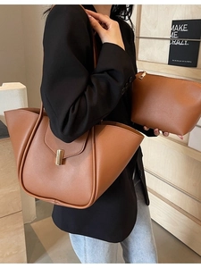 Sac Fourre-tout en Cuir PU Grande Capacité pour Femme Avec Pochette Sac à Épaule Ailé Fermoir Métallique Doré Sac Sous le Bras