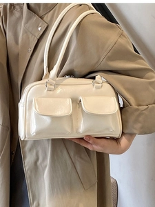 Sac à main chic en cuir brillant blanc crème avec double poches pour la mode d'automne