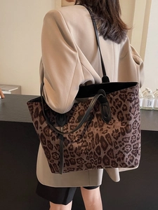 Fashionable leopard print tote bag for women with large capacity and stylish black straps