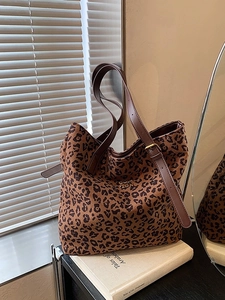 Women's Fashion Leopard Print Tote Bag Large Capacity PU Leather Shoulder Bag Casual Commuter Handbag For Daily Office Use