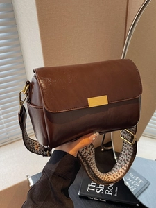 Vintage Women's PU Leather Pillow Crossbody Bag Fashion Wide Geometric Woven Strap Gold Buckle Flap Shoulder Bag