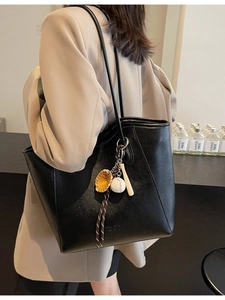 Women Large Capacity PU Leather Tote Bag Vintage Commuter Shoulder Bag With Sporty Baseball Charm For Daily Use