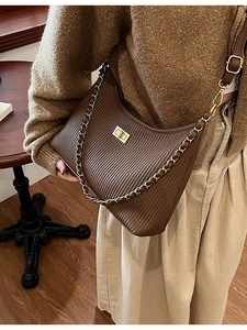 Vintage Pleated Texture PU Leather Underarm Bag For Women Fashion Metal Chain Shoulder Crossbody Bag Square Metal Lock