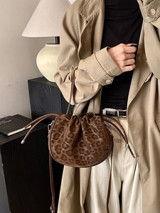 Vintage-Beuteltasche mit Leopardenmuster, Kordelzug und Leder-Schultergurt für Damen
