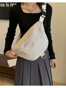 Sac de Poitrine en Velours Côtelé pour Femme Minimaliste Nervuré Sac Banane Bandoulière Avec Sangle Réglable Décontracté