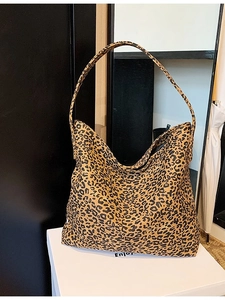 Retro leopard print tote bag with large capacity and soft canvas shoulder strap